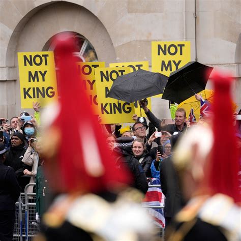 king charles krönung proteste